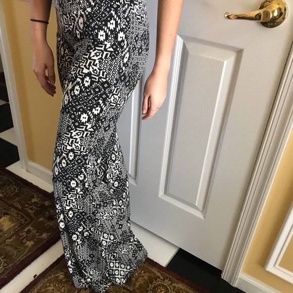 Patterned Flare Pants - Picture 3 of 4